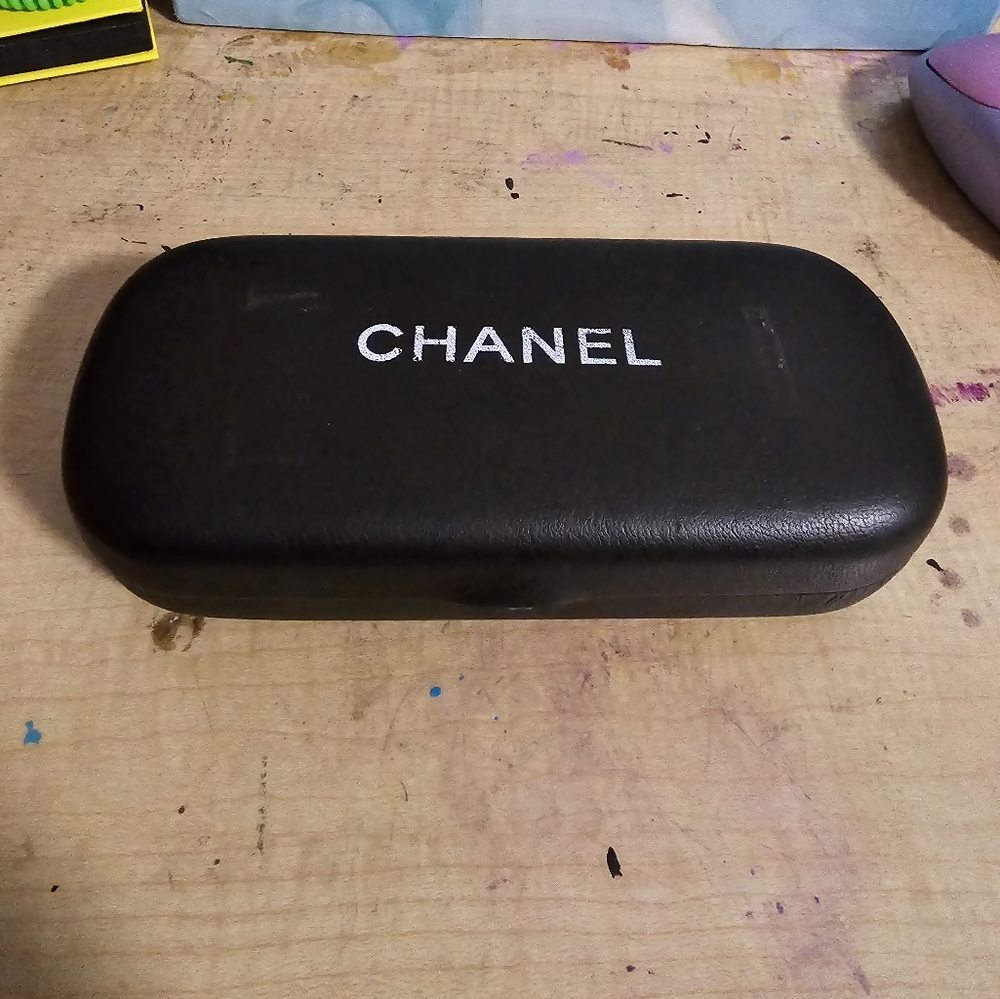 Vintage Chanel round frame shades